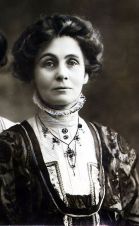 Emmeline-Pankhurst-sufragette-who-fought-for-the-right-for-women-to-vote